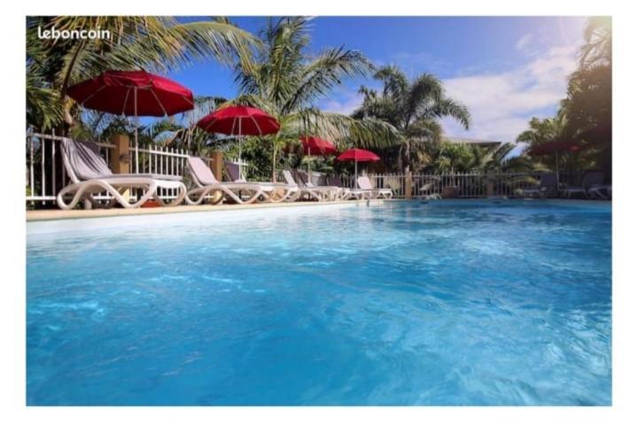 F2 Residence Oasis Terre Rouge A 圣皮埃尔 外观 照片