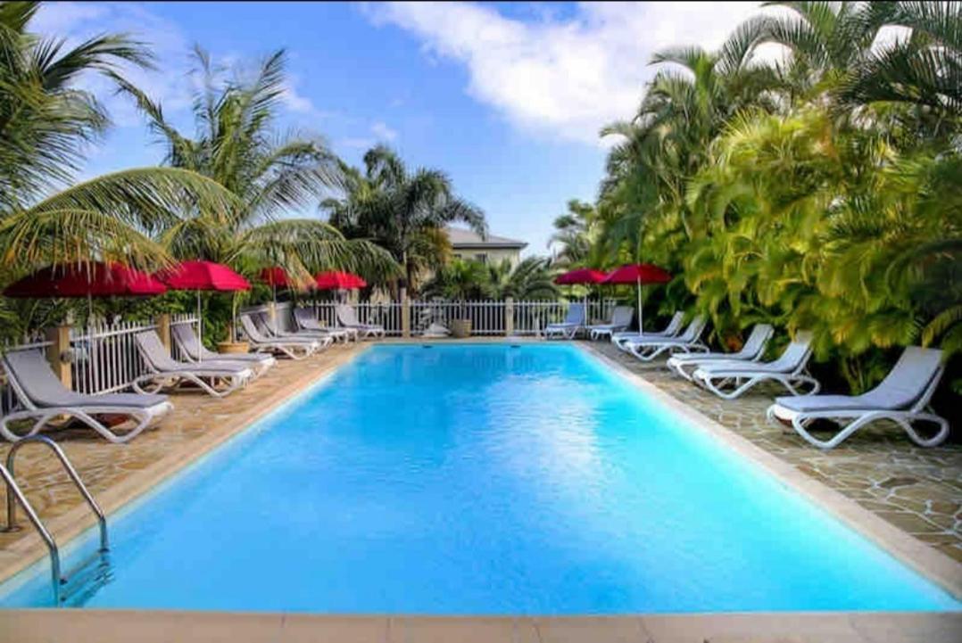 F2 Residence Oasis Terre Rouge A 圣皮埃尔 外观 照片